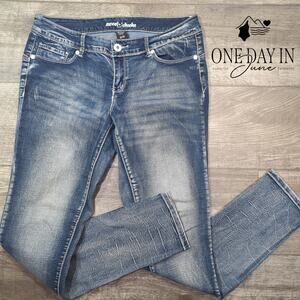 Sweet Cheeks Straight Leg Jeans Size 9/10